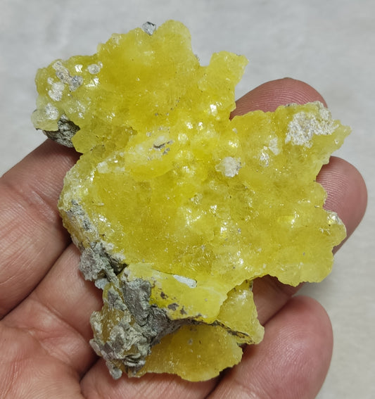 Natural yellow color Brucite 45 grams