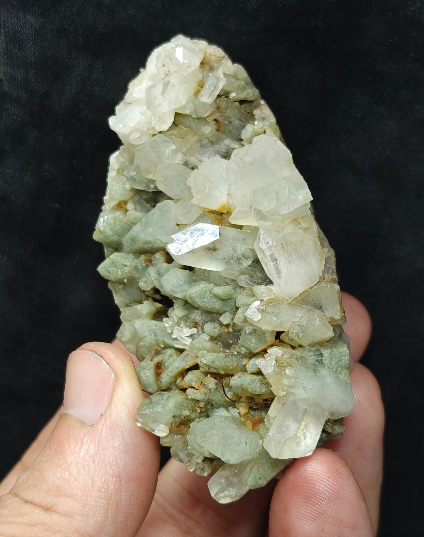 Natural terminated Chlorite Quartz crystals cluster 133 grams
