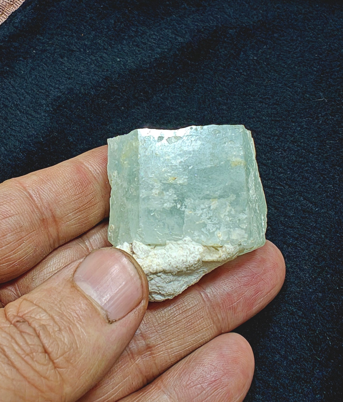 Natural aquamarine crystal 90 grams