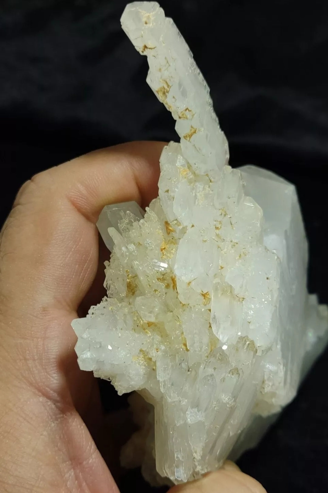 Very aesthetic quartz cluster cabinet size specimen 580 grams
