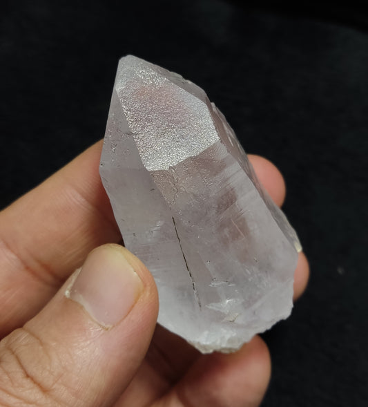 Natural quartz light amethyst crystal 83 grams