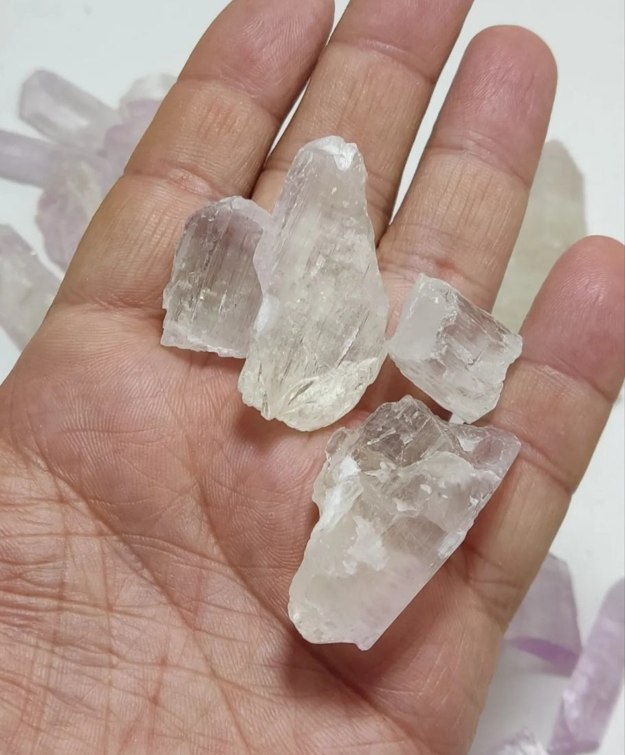 380 grams lot of rough Kunzite/spodumene