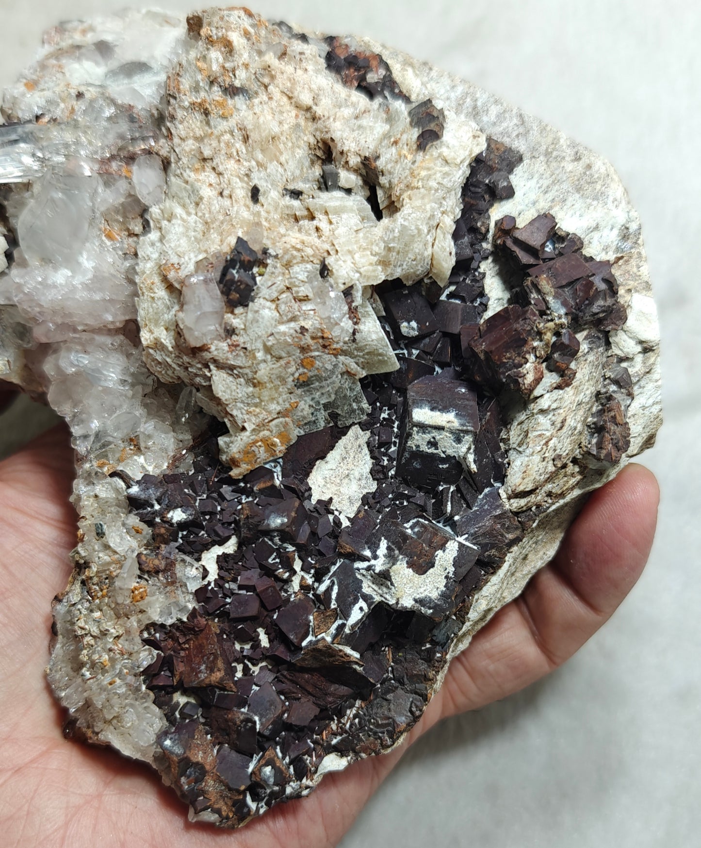 Natural quartz rutiles and siderite specimen 970 grams