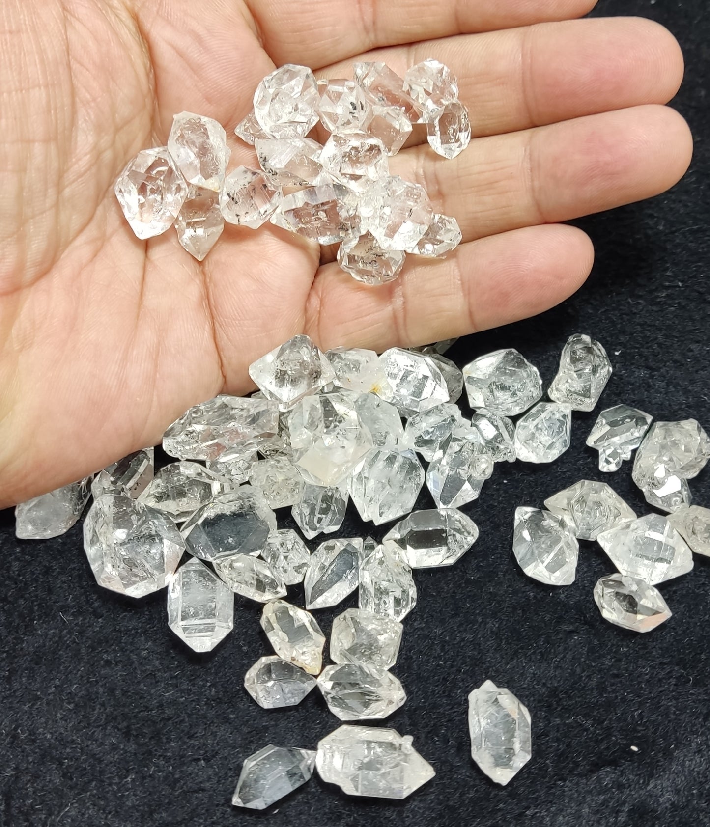 An aesthetic lot of terminated diamond like quartz crystals 135 grams