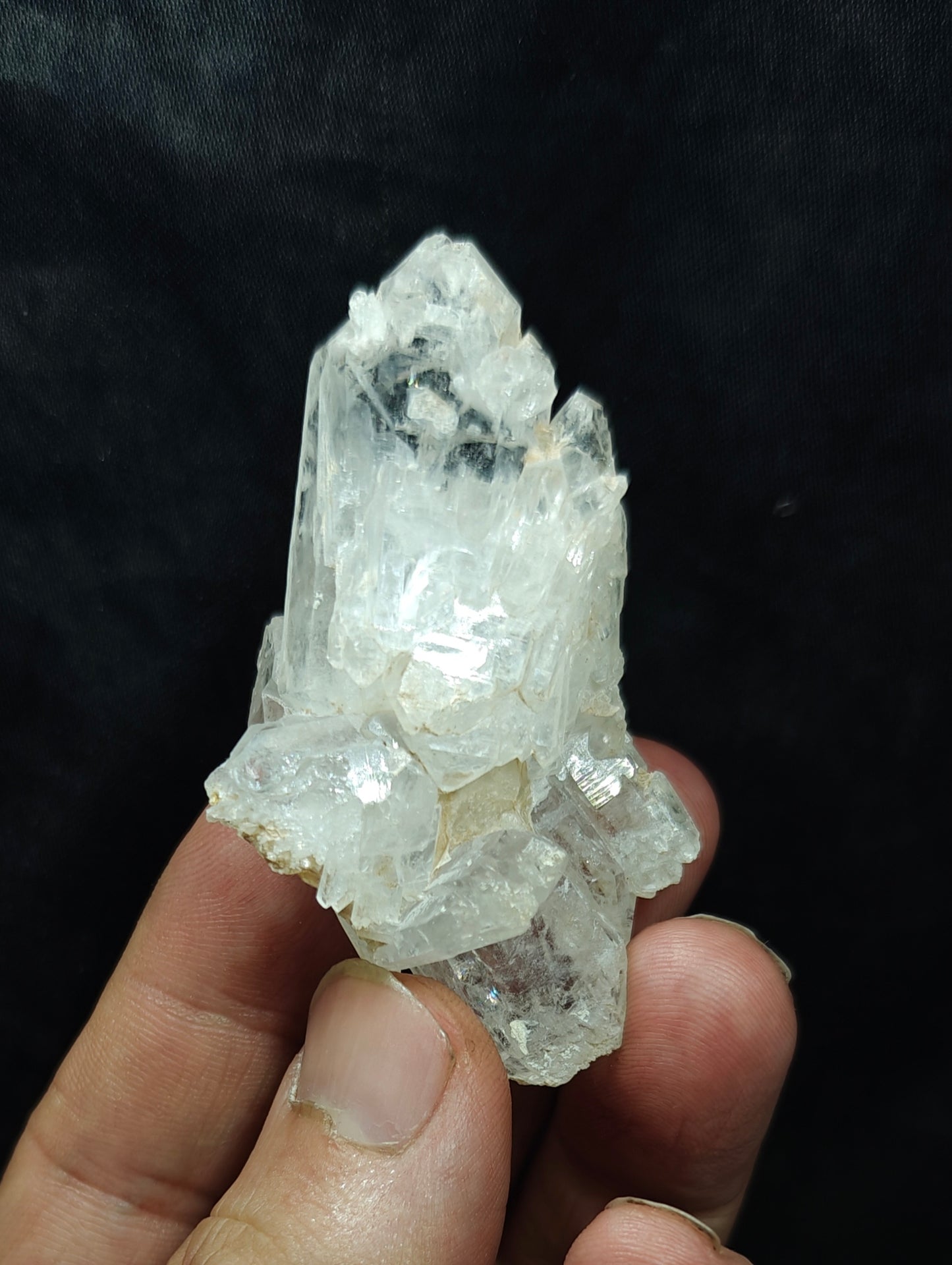 Natural terminated Faden Quartz crystals specimen 41 grams