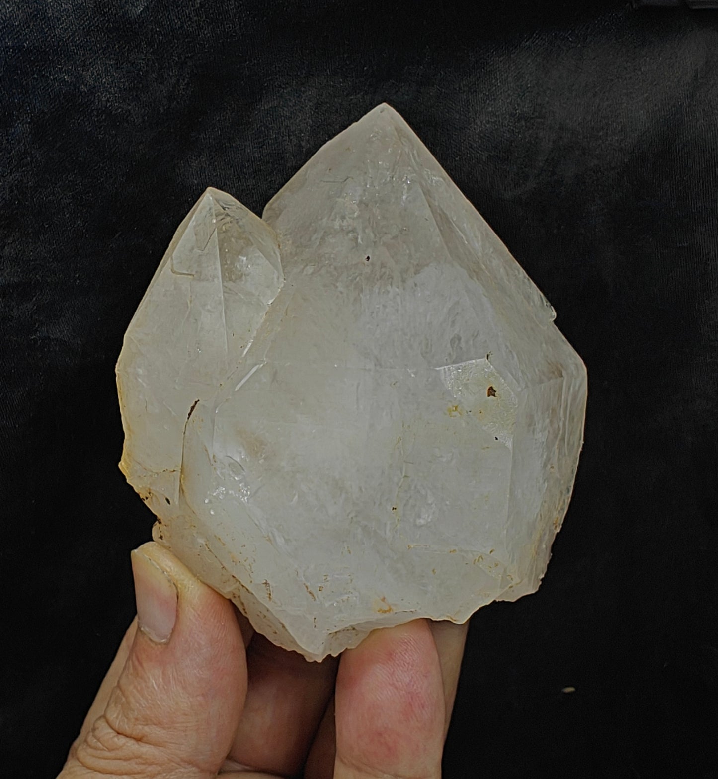 Terminated specimen of Quartz crystal 354 grams from Shalman Khyber Pakhtunkhwa