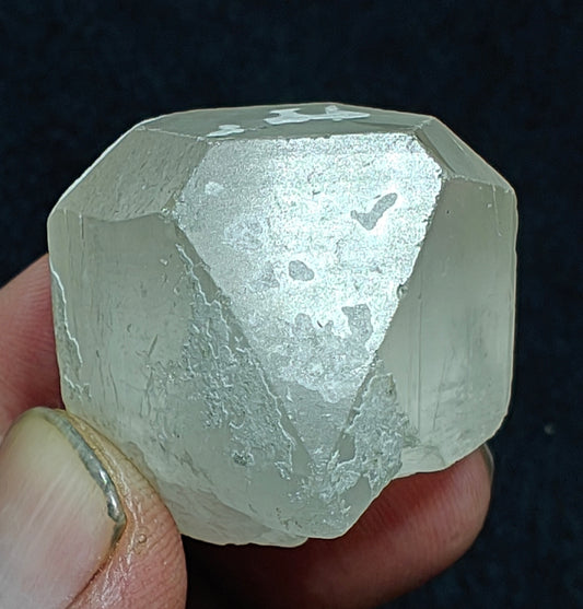 Single beautiful perfectly terminated topaz crystal 41 grams