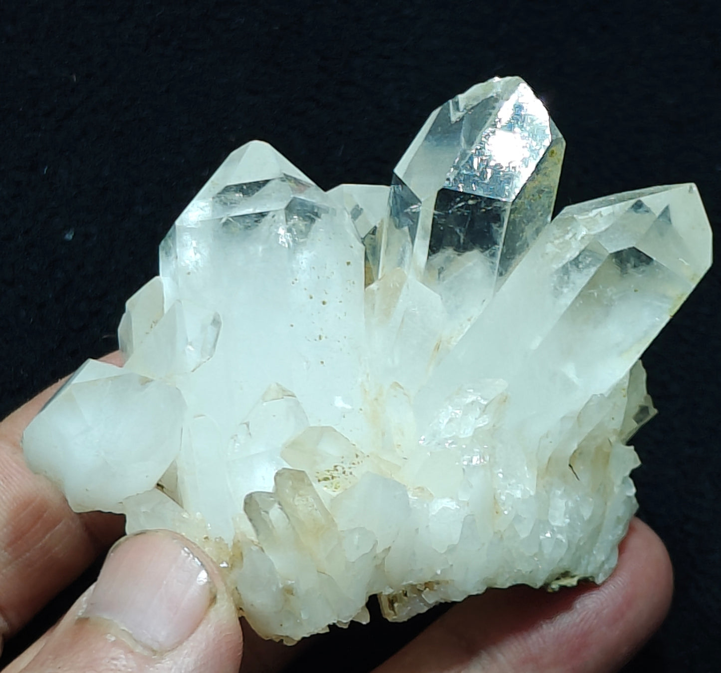 An amazing self standing quartz cluster with Epidote inclusions 160 grams