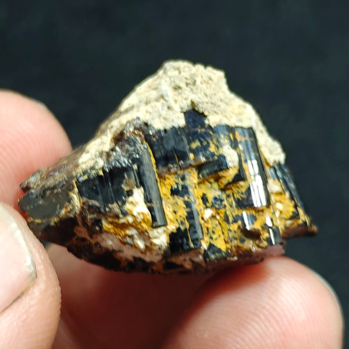 Vesuvianite on matrix 19 grams