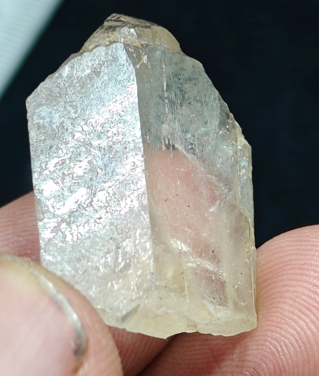 An amazing Beautiful specimen of gwindel Quartz Crystal 11 grams