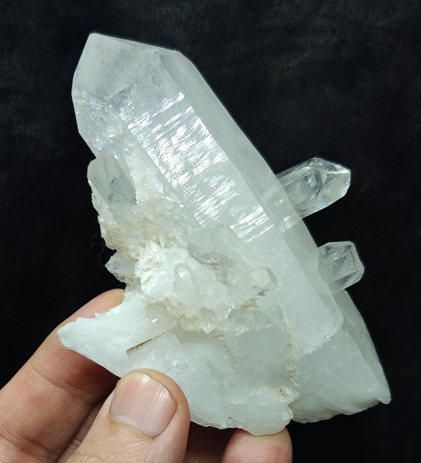An amazing beautifully terminated clear Quartz Crystals cluster 223 grams