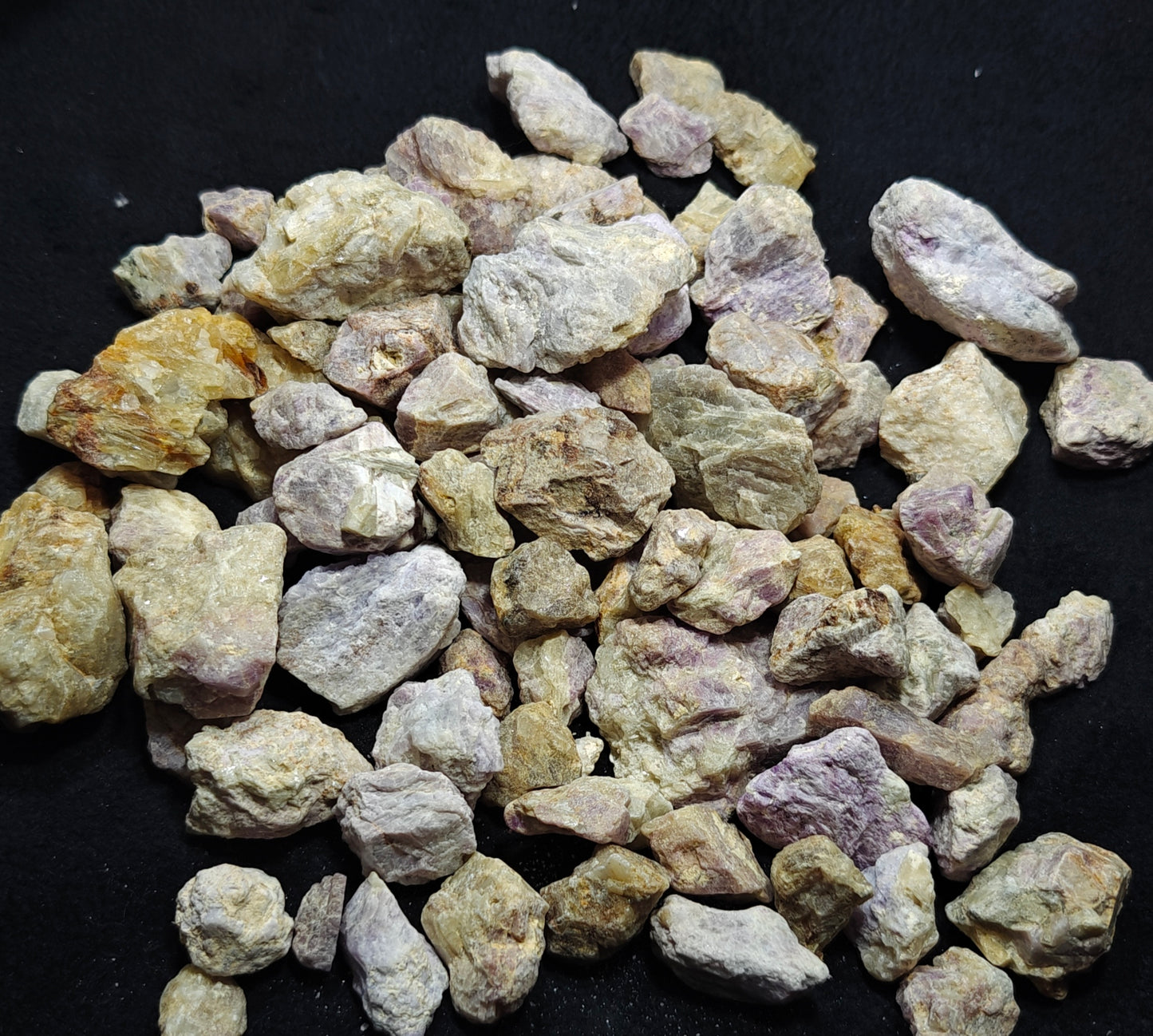 Rough Hackmanite/winchite Lot 1200 grams