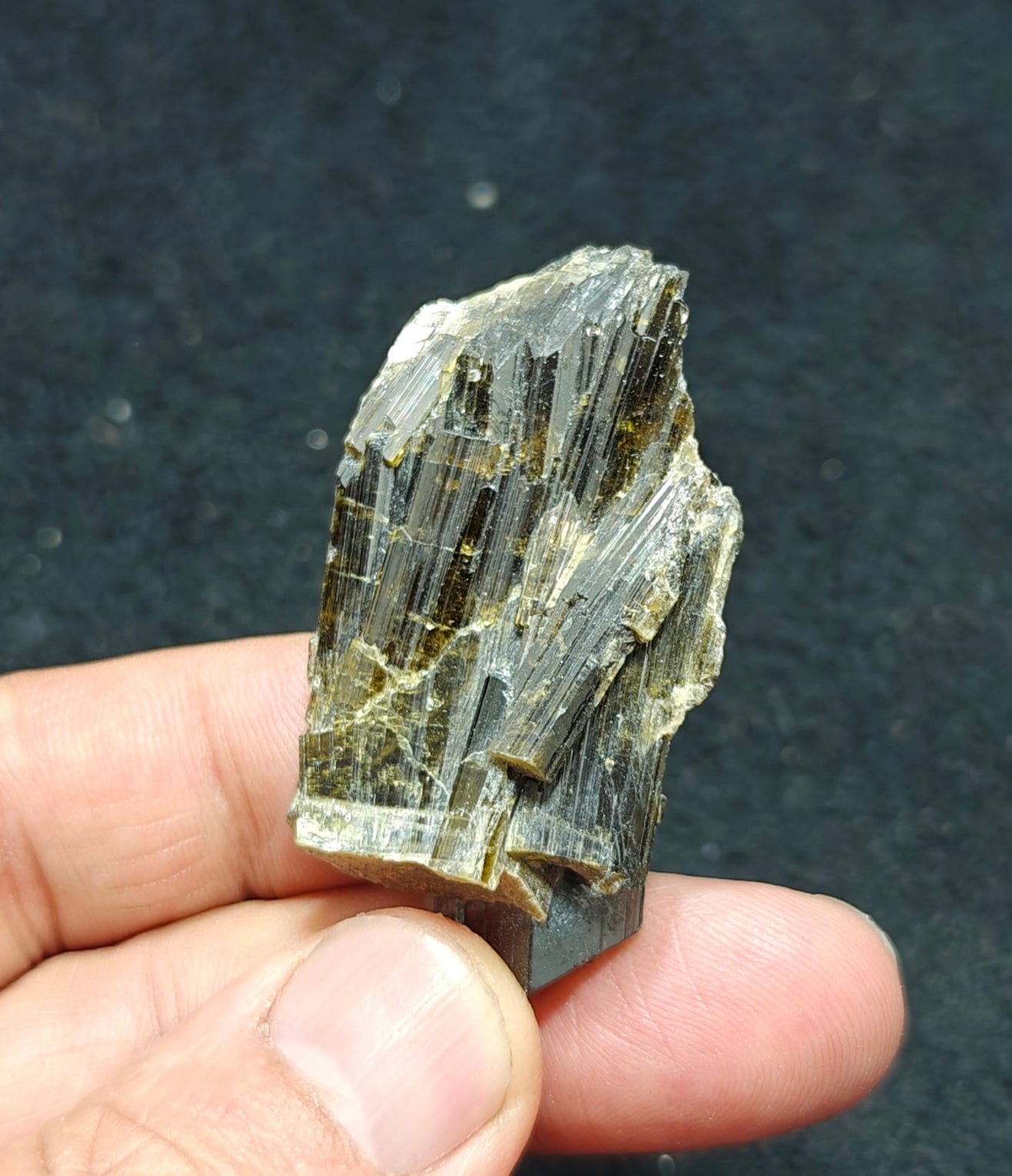 Epidote crystal 18.5 grams