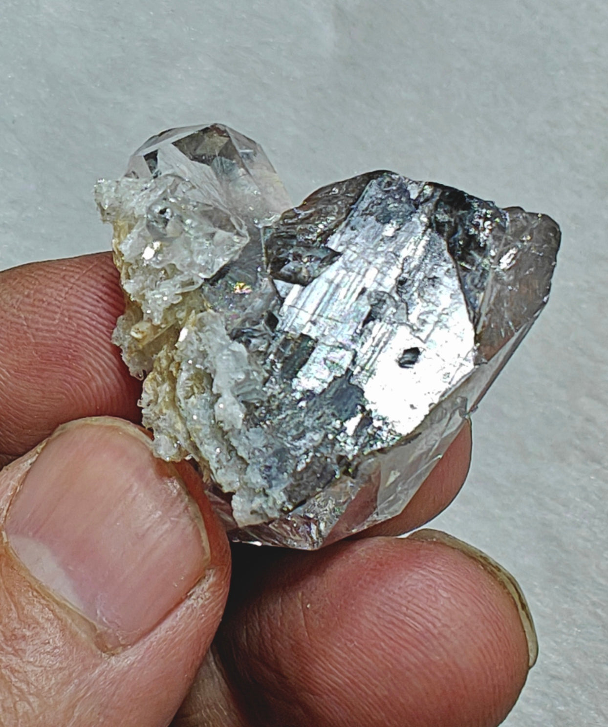 Single amazing terminated brookite Quartz Crystal twins 19 grams