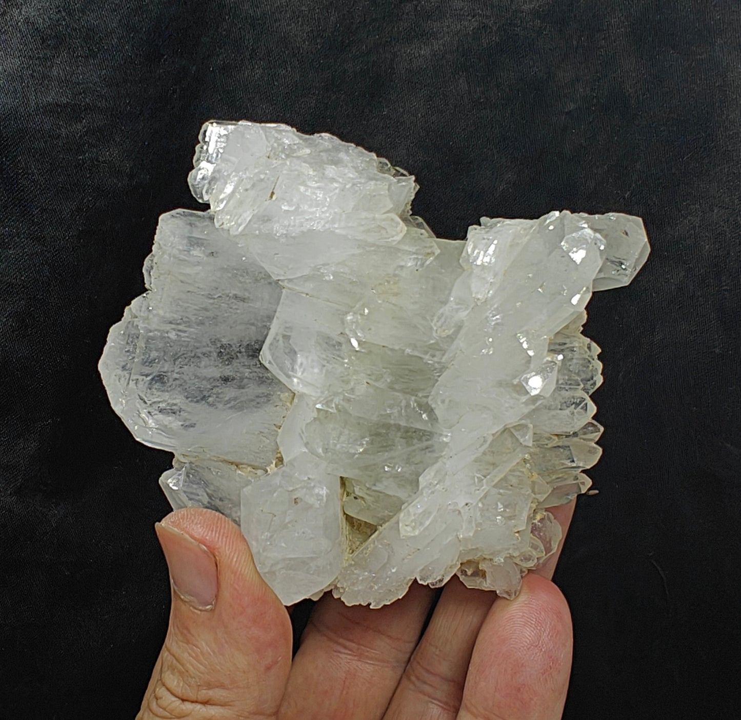 Natural Faden Quartz crystals specimenl 265 grams