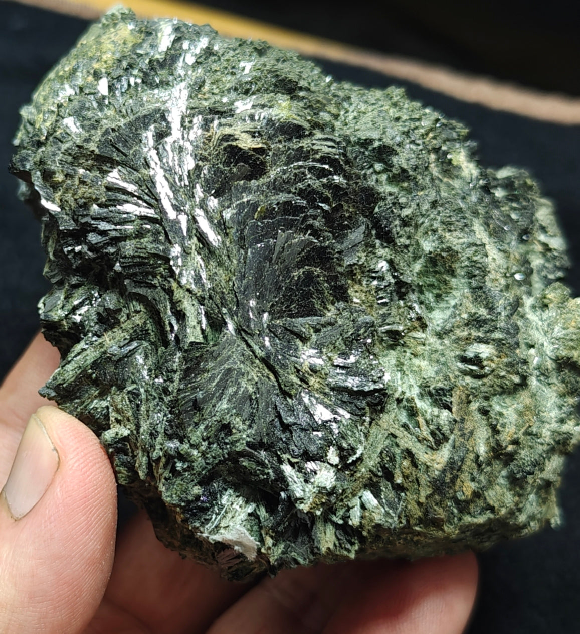 Lusterous Epidote specimen 587 grams
