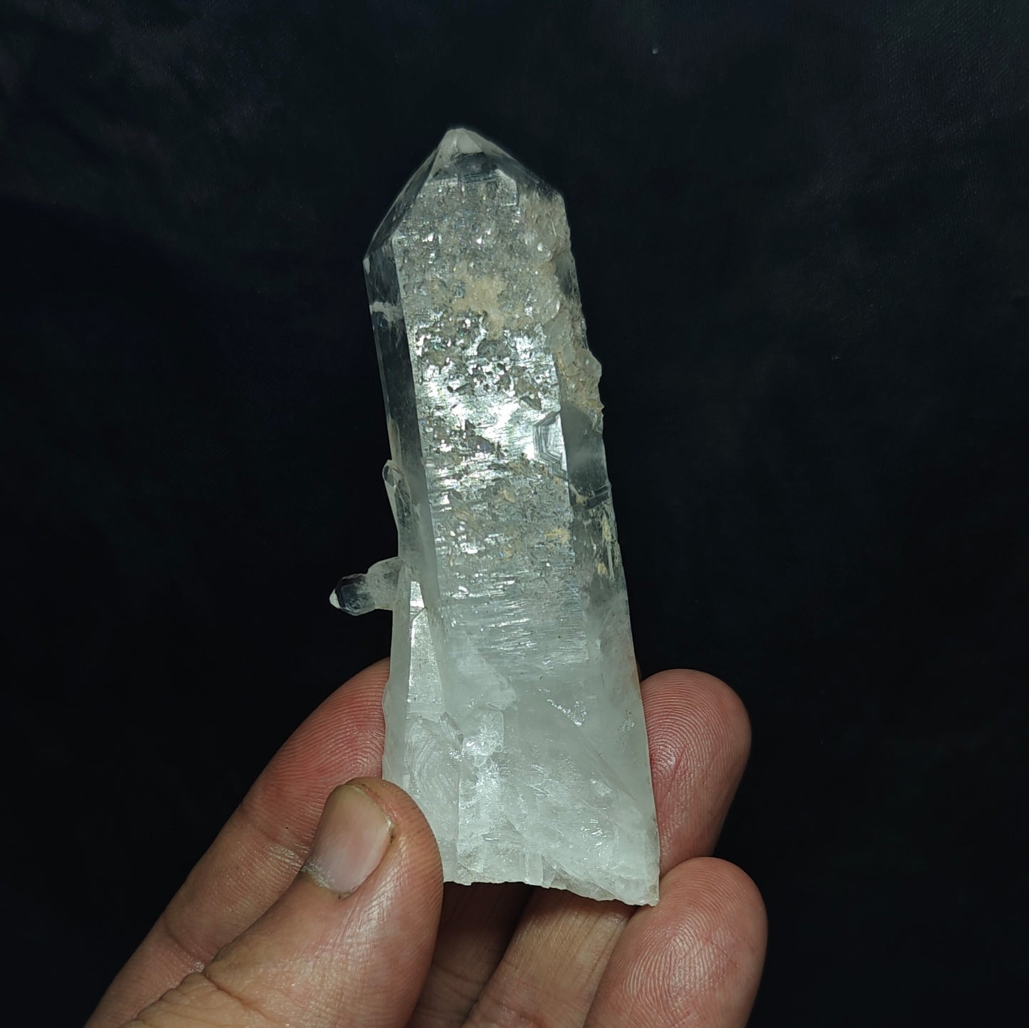 Natural elongated quartz crystal 75 grams
