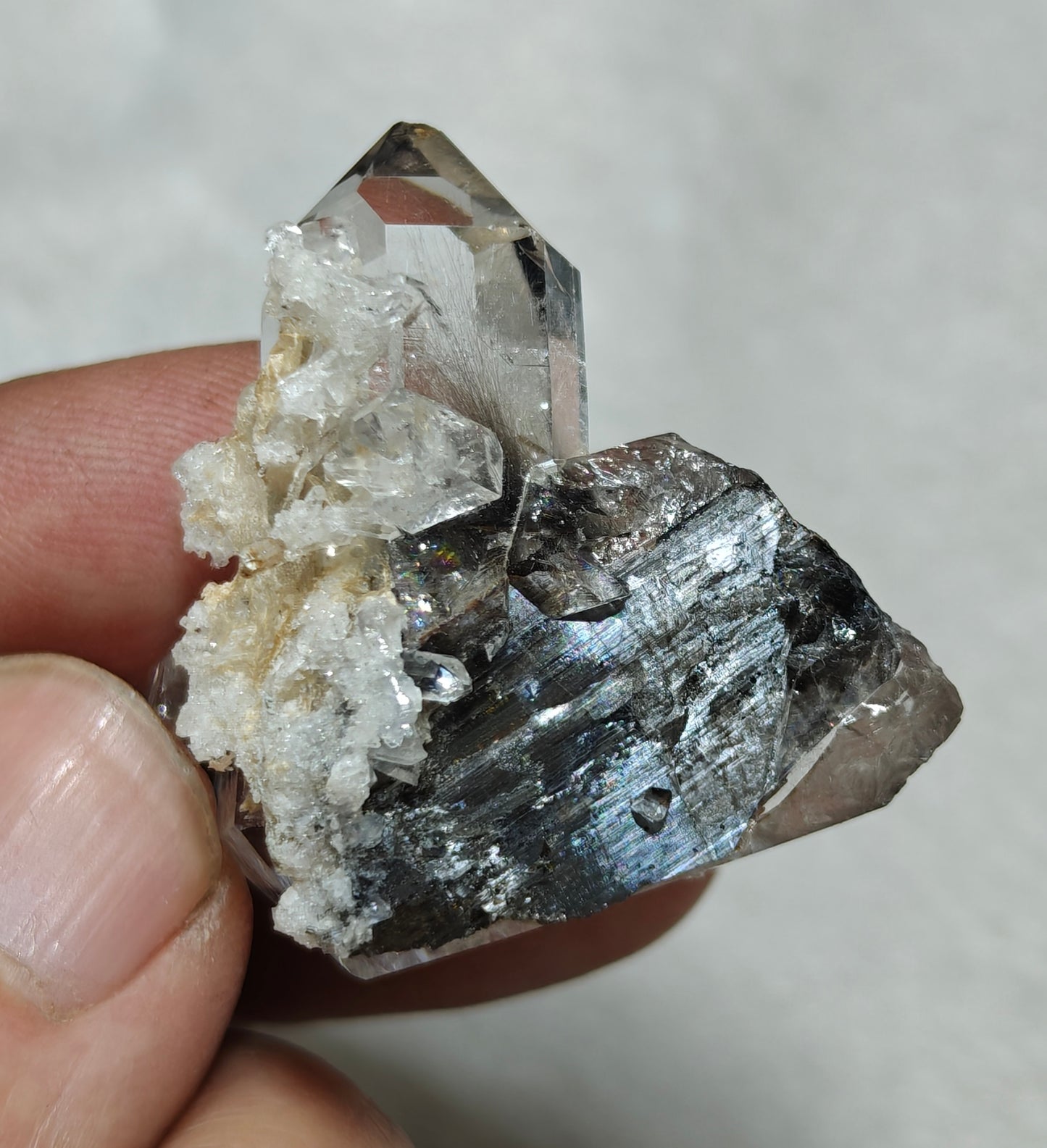 Single amazing terminated brookite Quartz Crystal twins 19 grams