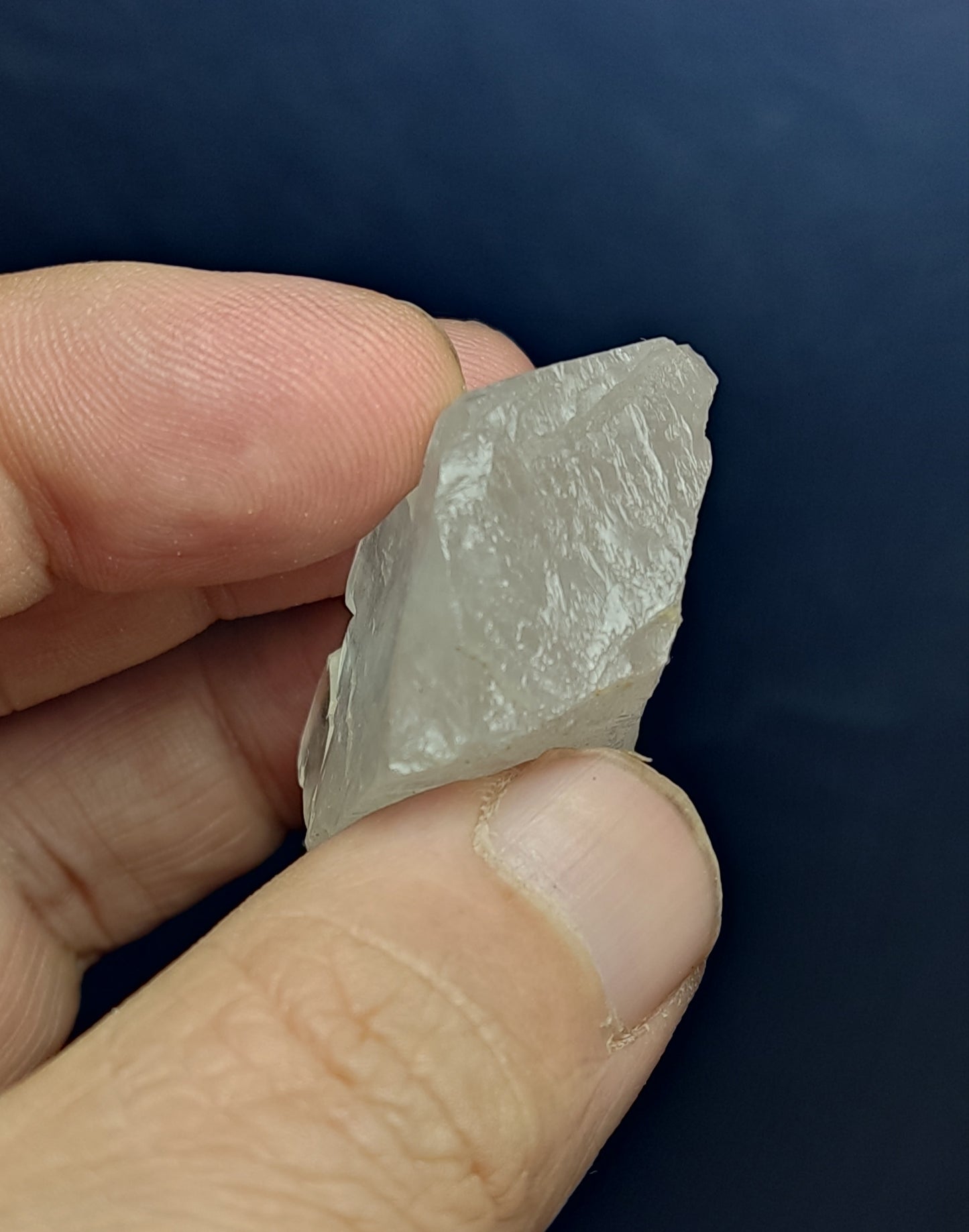 Natural terminated gwindel Quartz crystal 35 grams