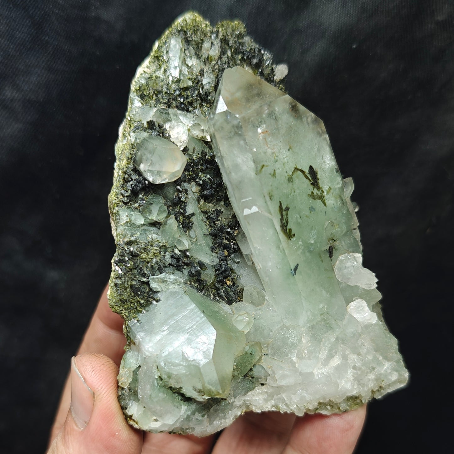 Natural quartz Epidote cluster 448 grams