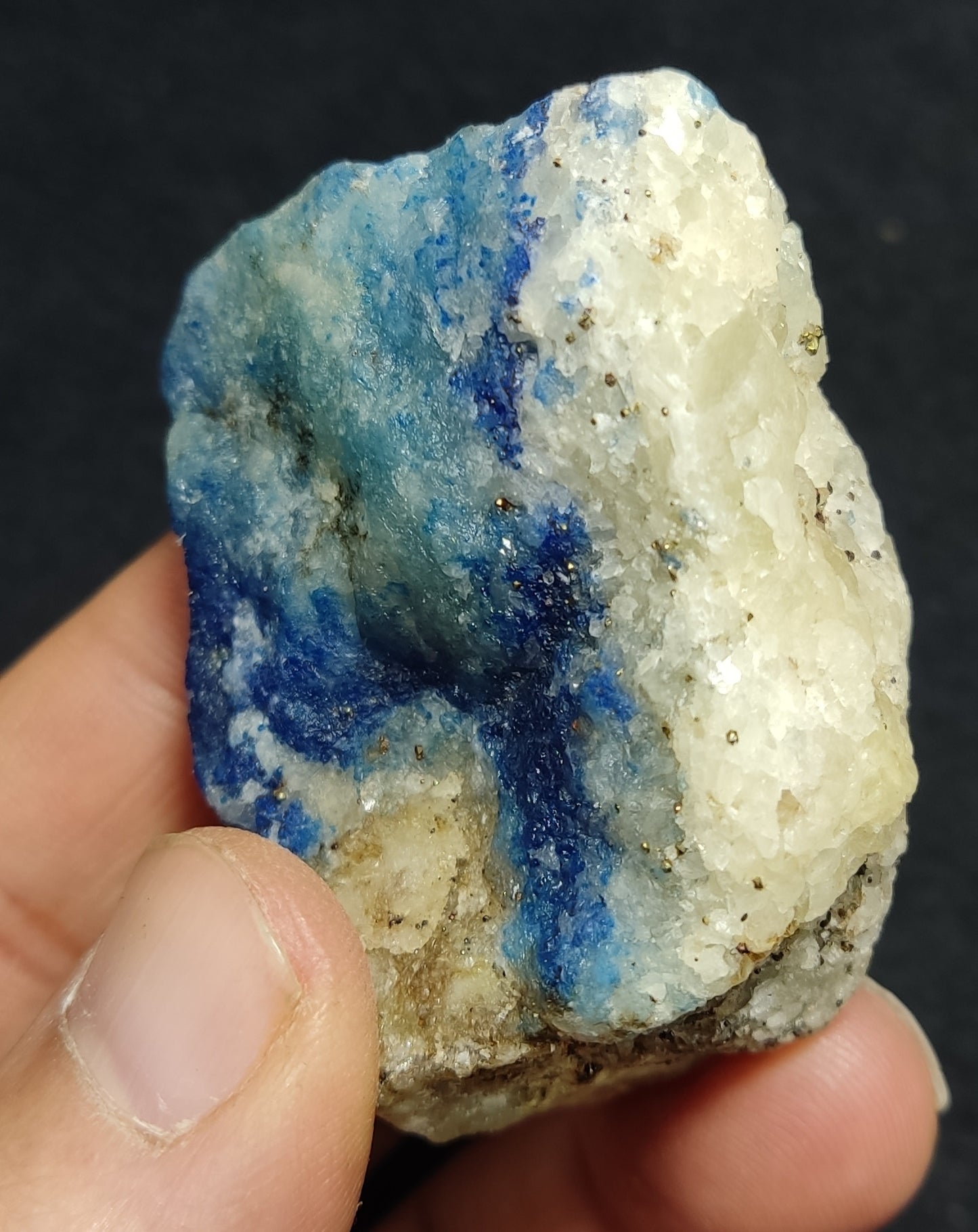 Lazurite/Sodalite/hauynite with Partly Fluorescent 101 grams