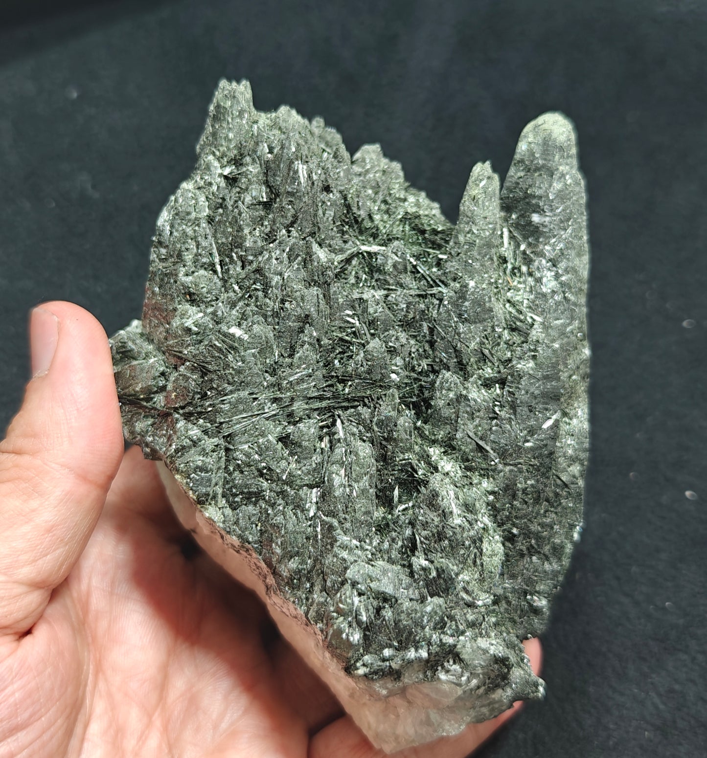 An Aesthetic large Natural beautifully terminated Chlorite Quartz crystals cluster 835 grams