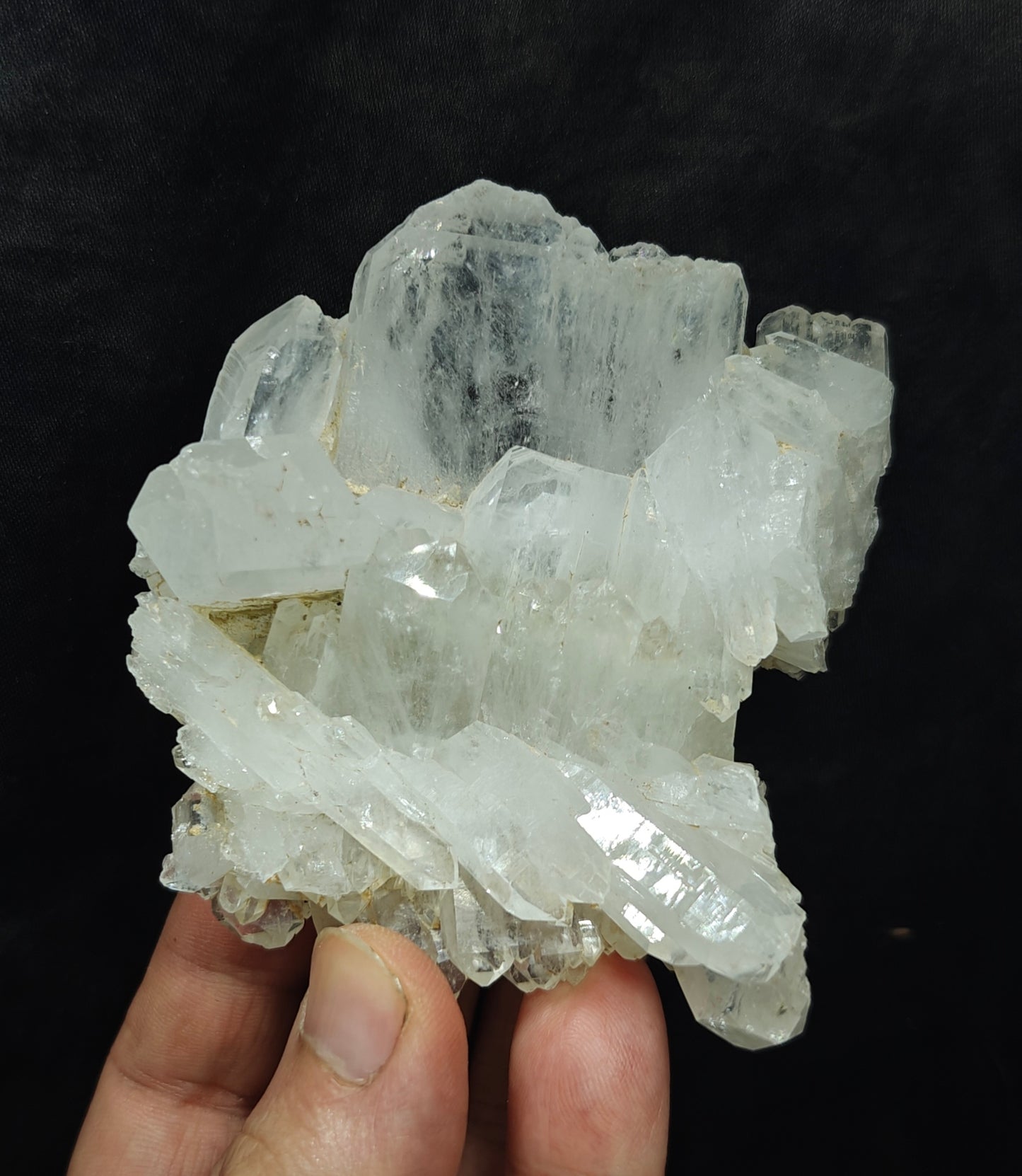 Natural Faden Quartz crystals specimenl 265 grams