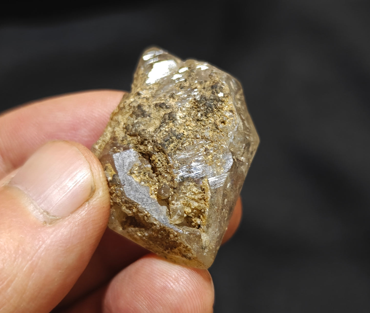 Natural Aesthetic Fenster Like Terminated Quartz Crystal with Black Inclusions 4.5x2.8x1.5cm