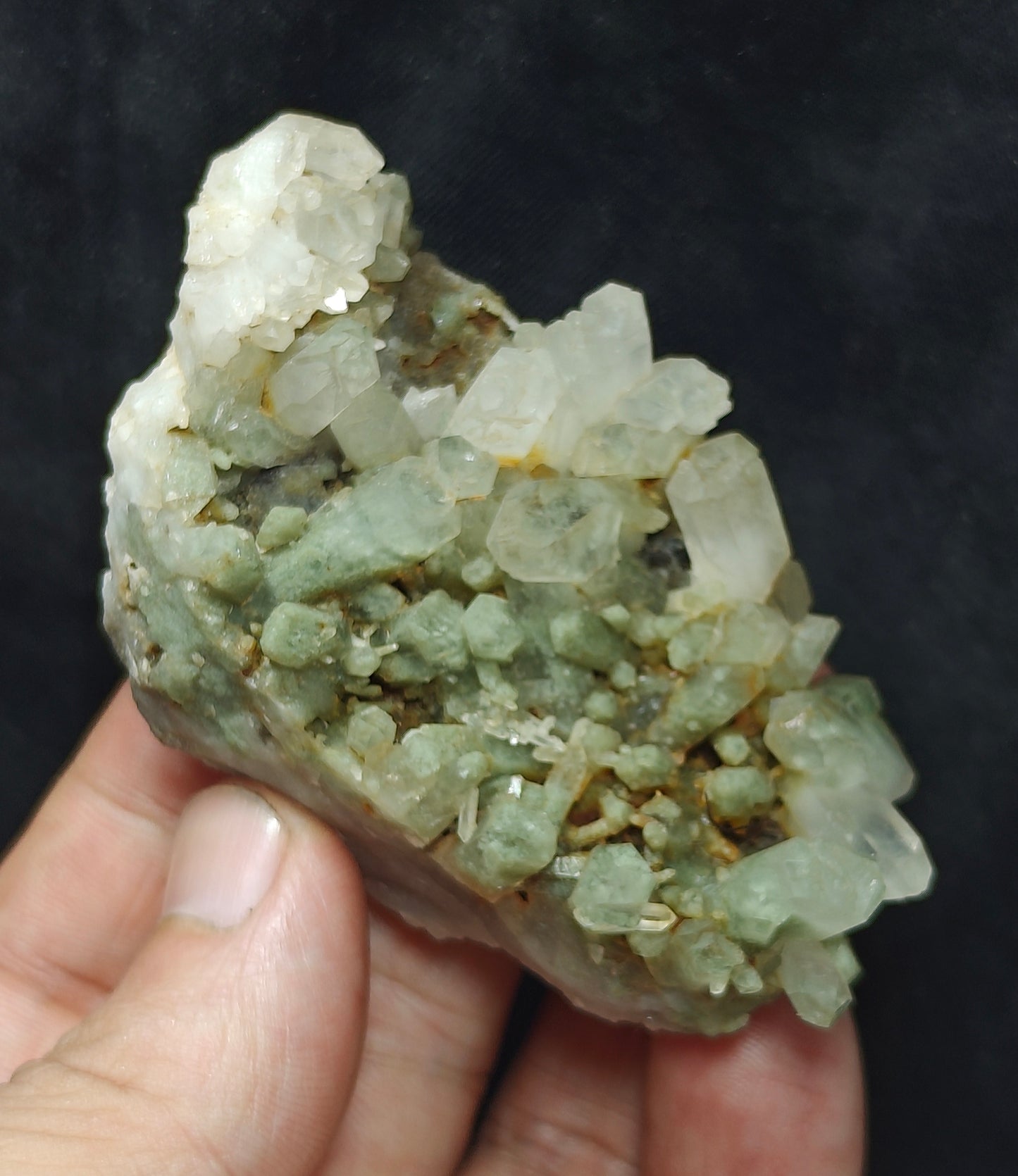 Natural terminated Chlorite Quartz crystals cluster 133 grams