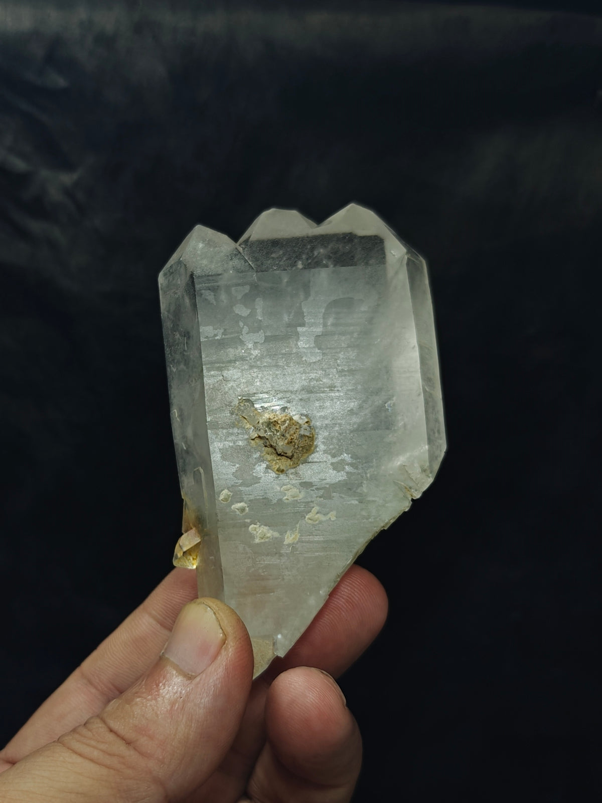 Natural faden quartz crystal with chlorite inclusions 172 grams