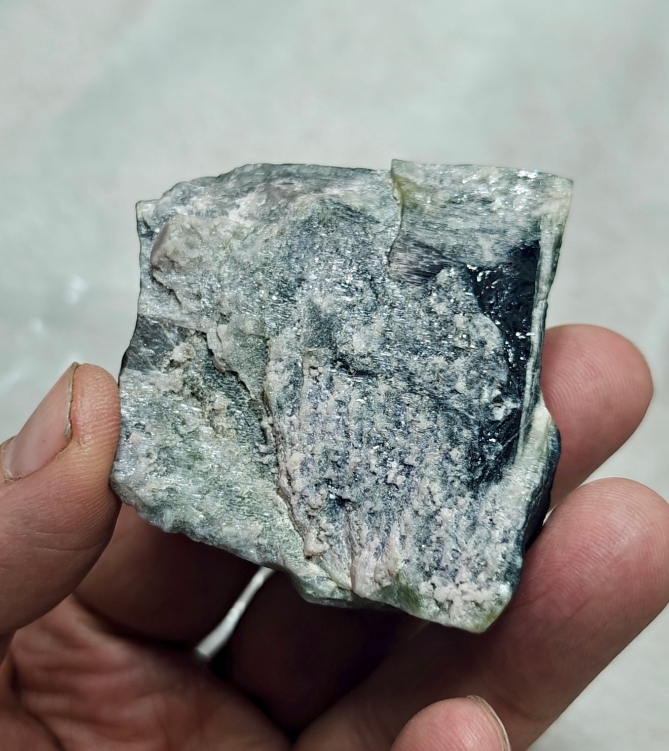 Dark green Tourmalines crystal 80 grams