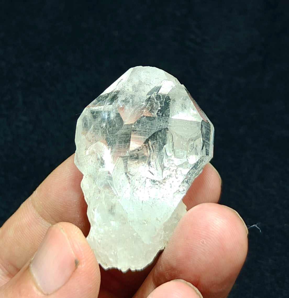 An amazing specimen of twin terminated clear Quartz Crystals 44 grams