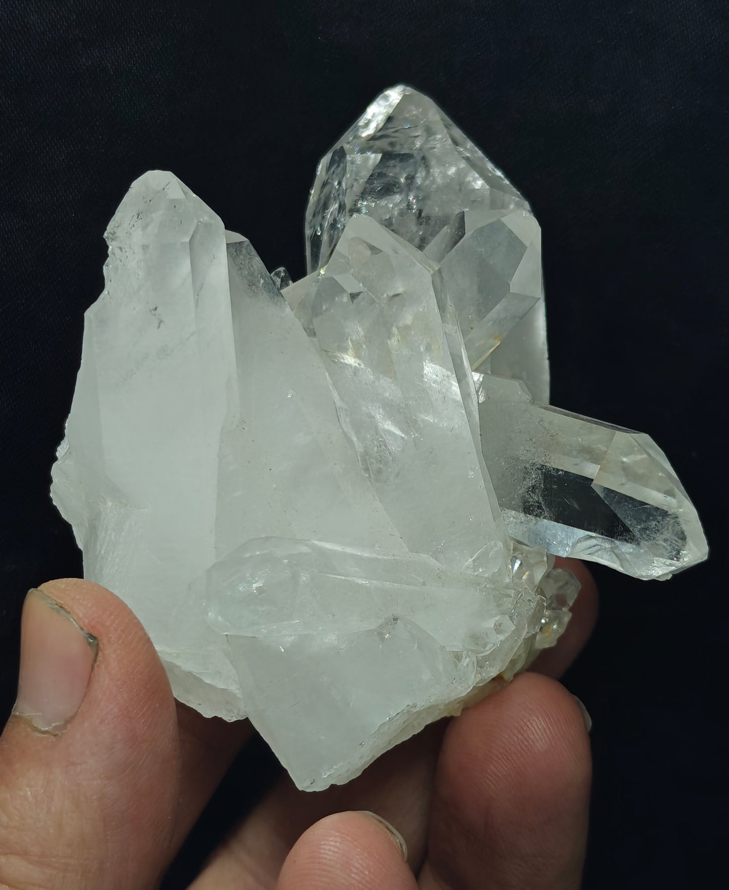 An amazing specimen of terminated Quartz Crystals cluster 187 grams