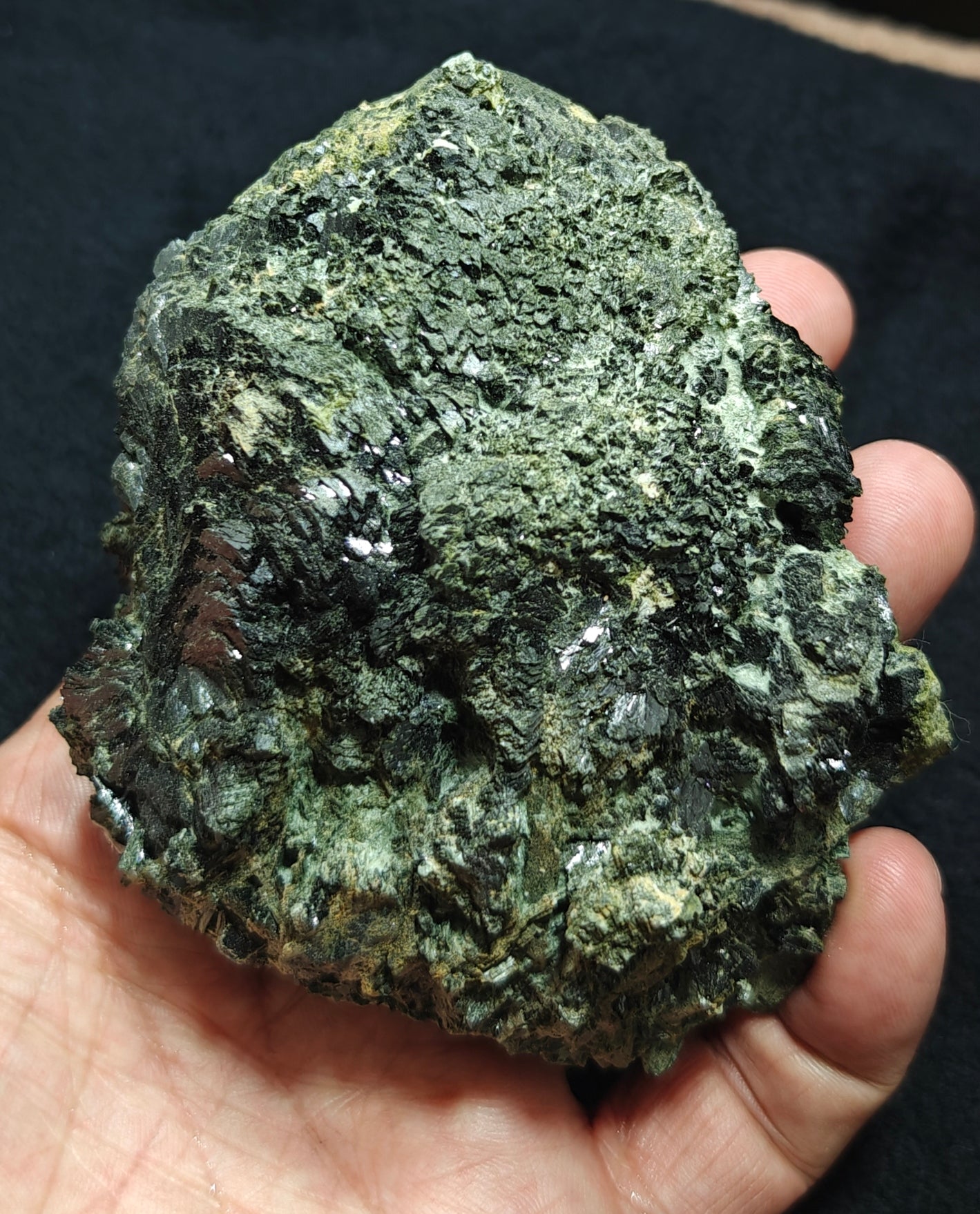 Lusterous Epidote specimen 587 grams