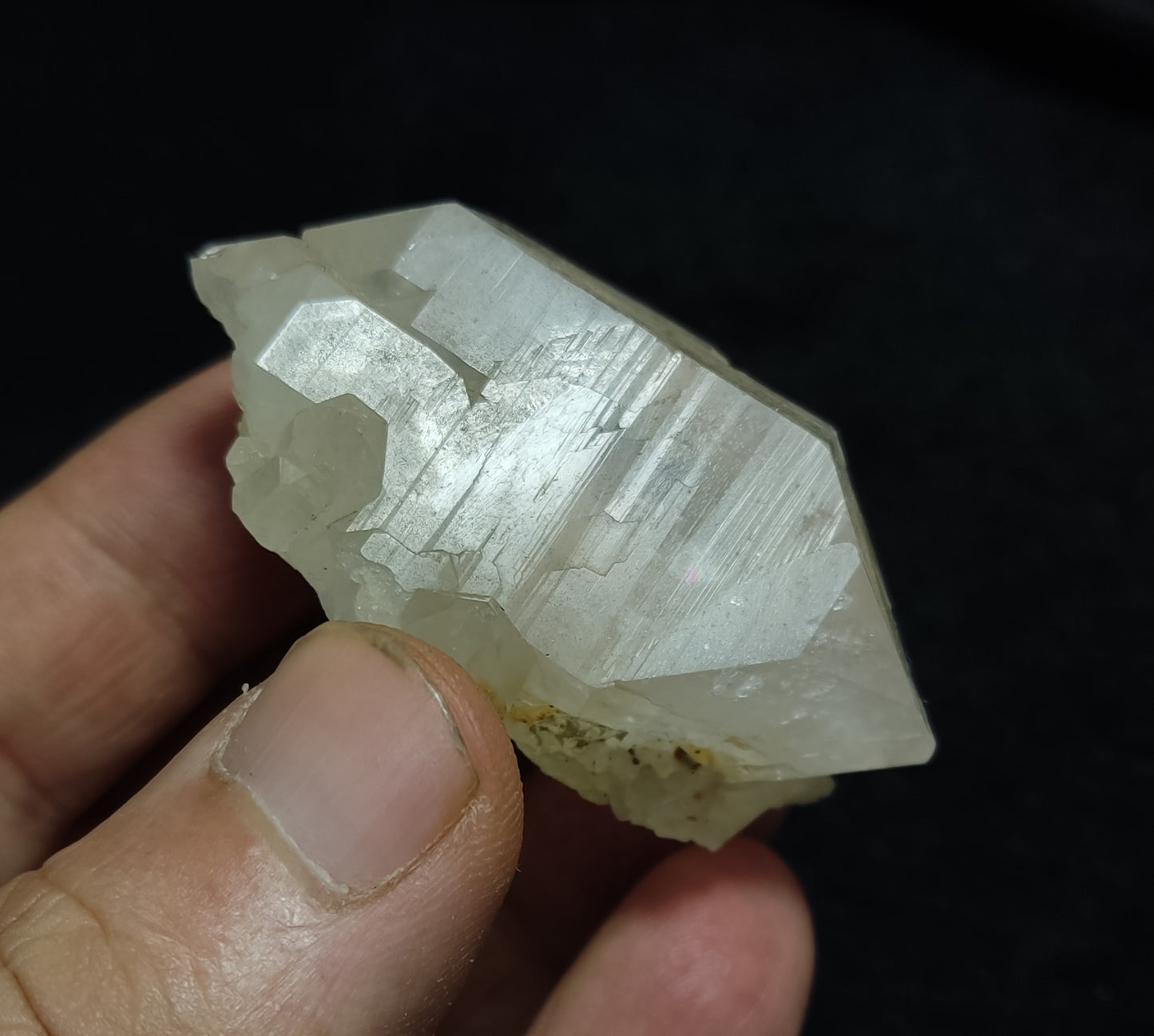 Natural terminated gwindel Like Quartz crystal 63 grams