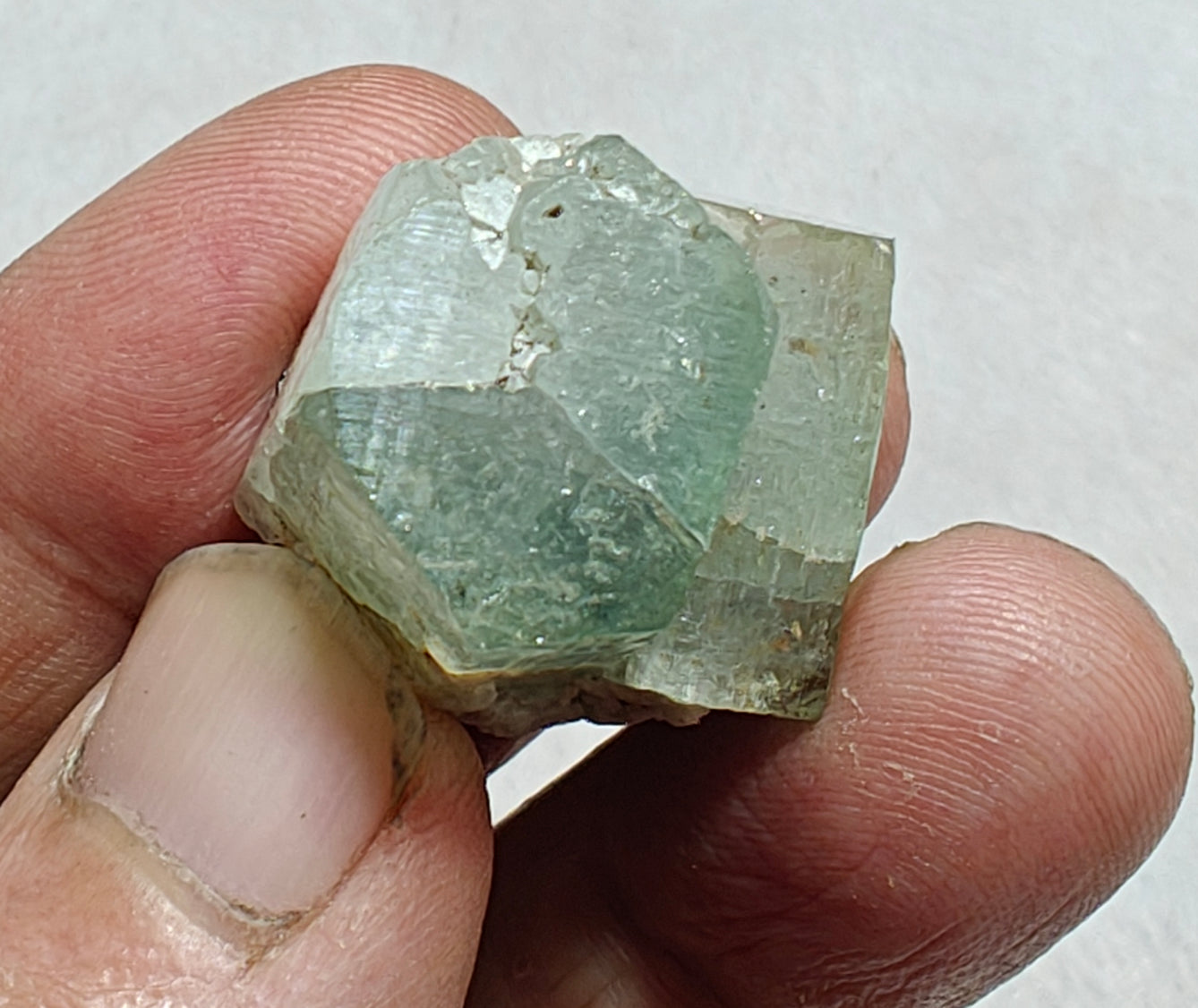 Naturally terminated aquamarine crystal twin formation 21 grams