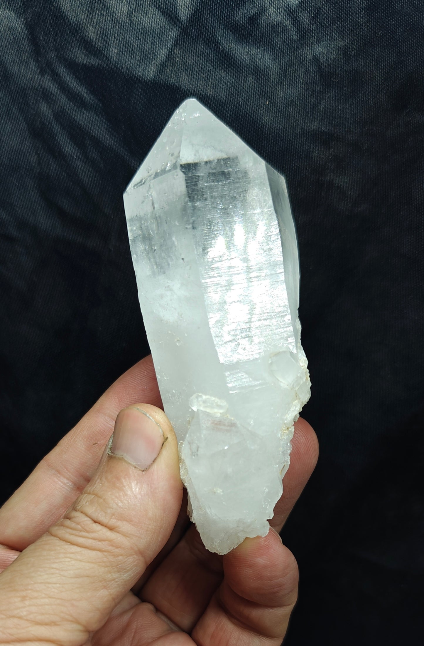 Natural clear Quartz Crystal 166 grams