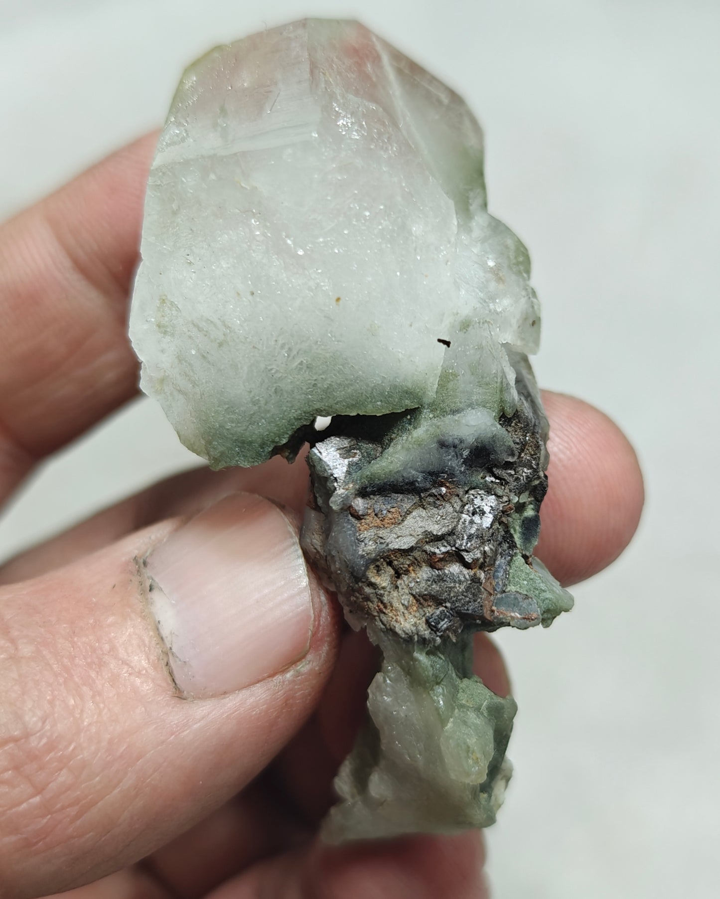 Chlorite quartz with small brookite 41 grams