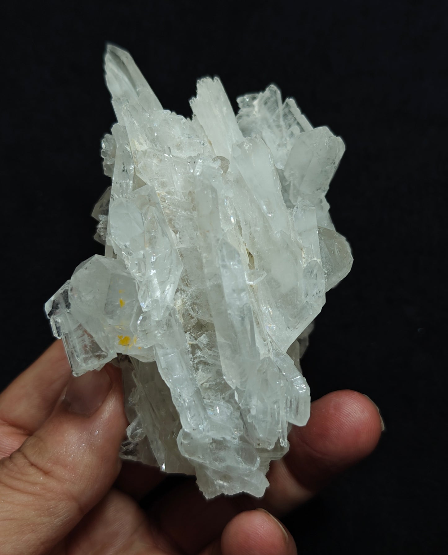Single beautiful terminated Faden Quartz cluster 213 grams