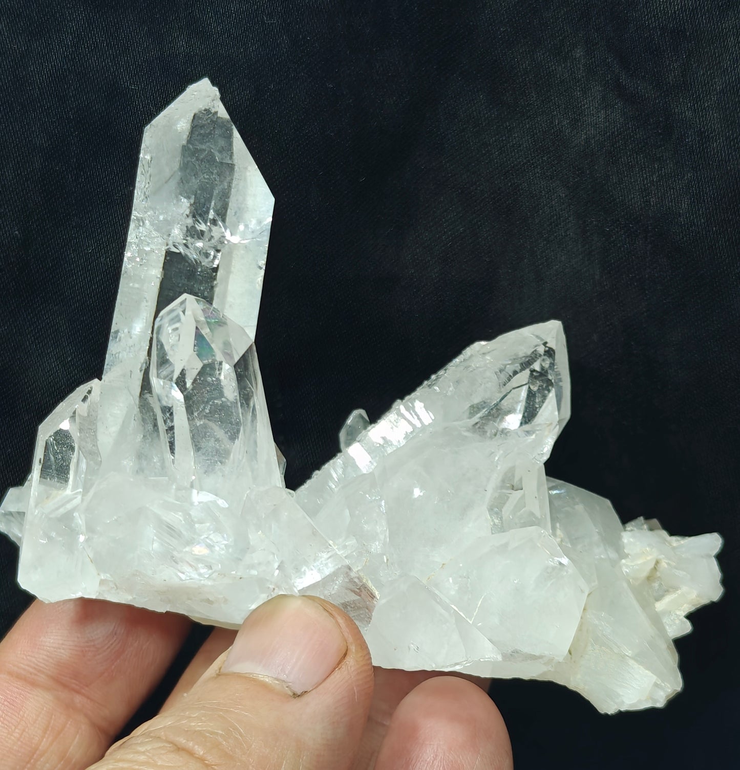 Natural terminated clear Quartz Crystal cluster 143 grams