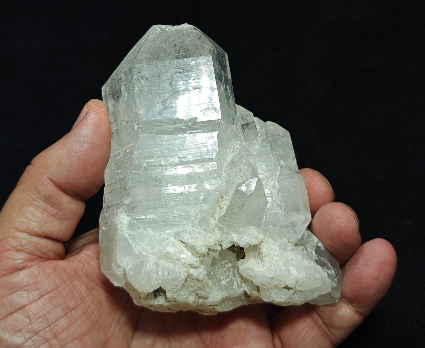 An amazing specimen of beautifully terminated quartz Crystals 433 grams
