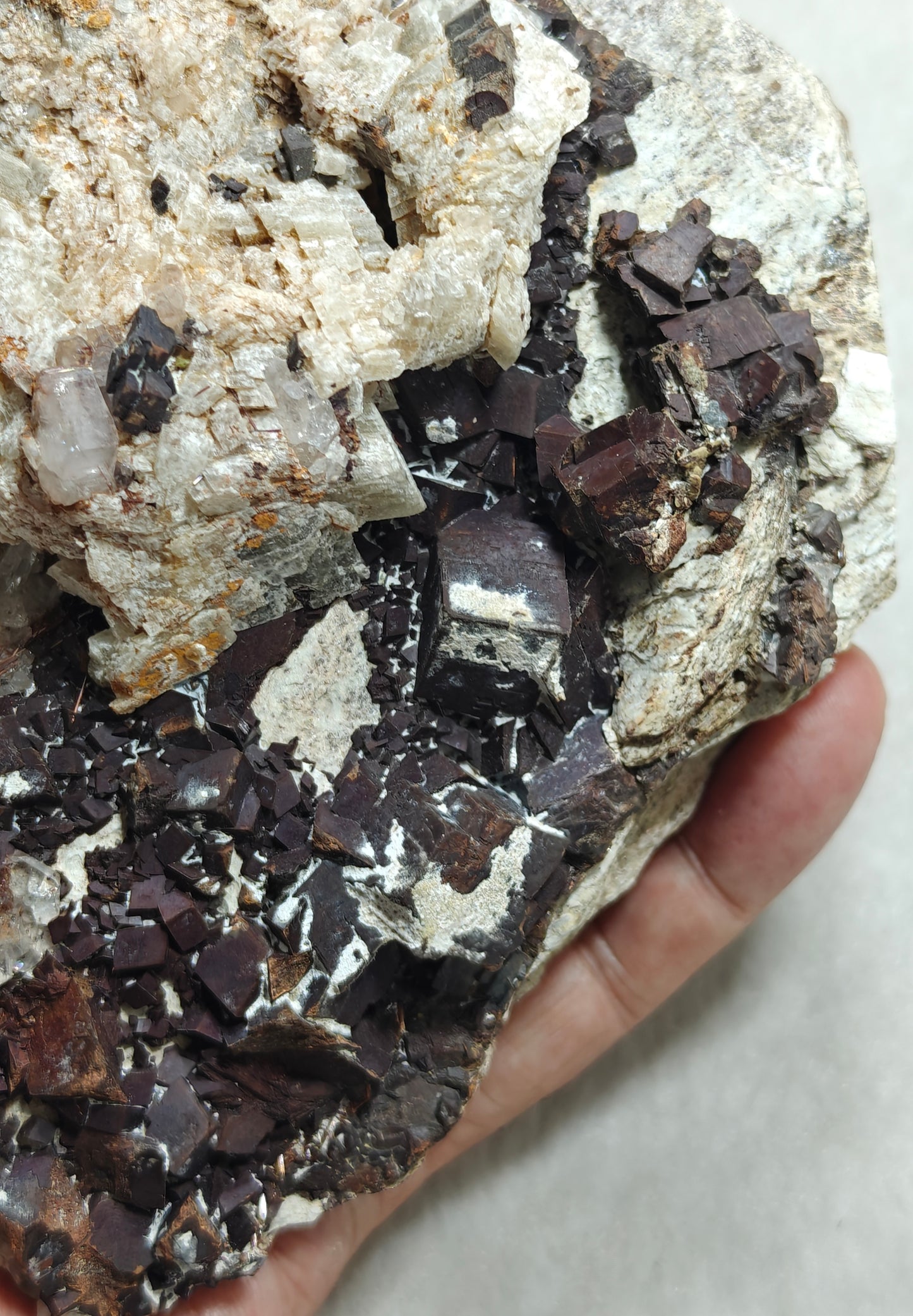 Natural quartz rutiles and siderite specimen 970 grams