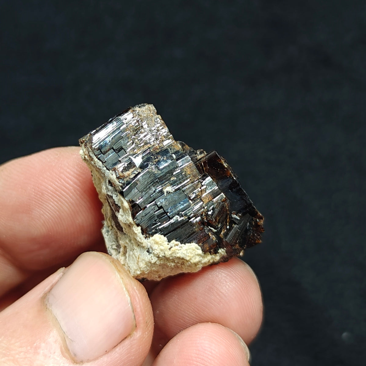 Natural dark brown Vesuvianite 19 grams