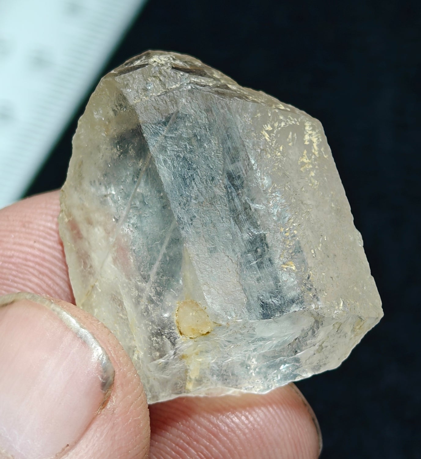 An amazing Beautiful specimen of gwindel Quartz Crystal 11 grams
