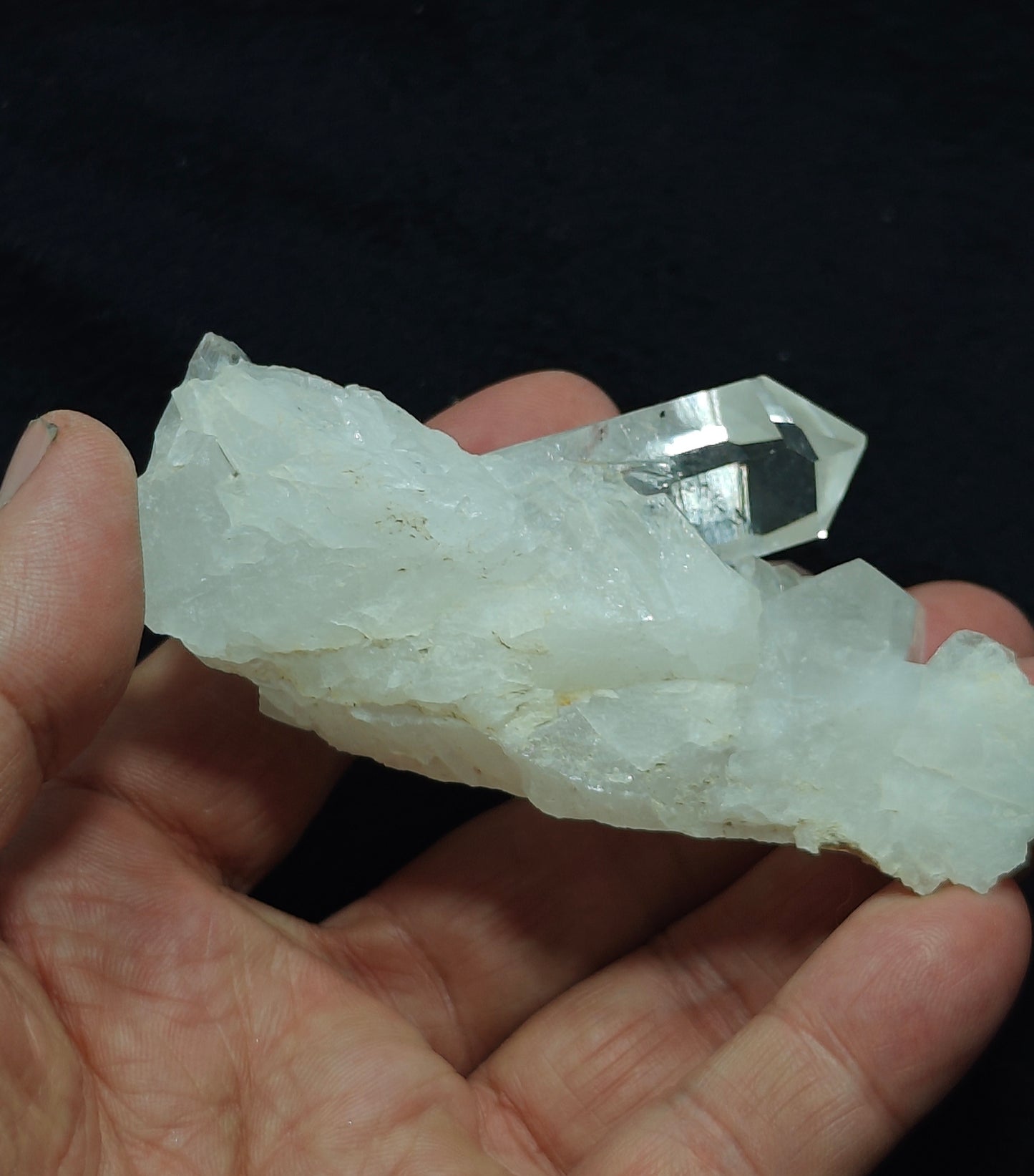 Terminated quartz Crystal 155 grams