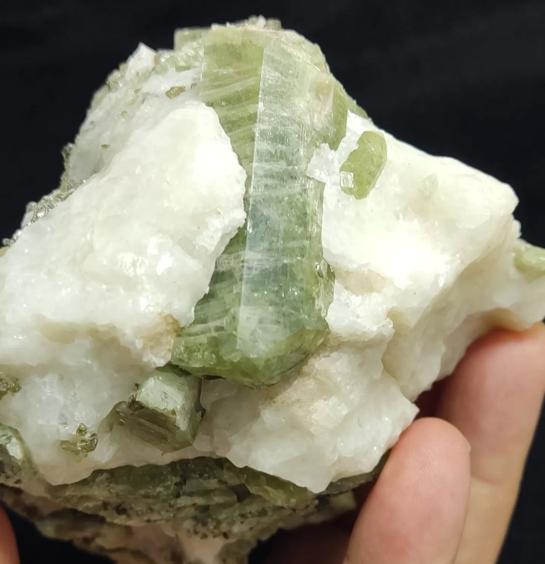 Green diopside crystals on matrix with mica 1067 grams