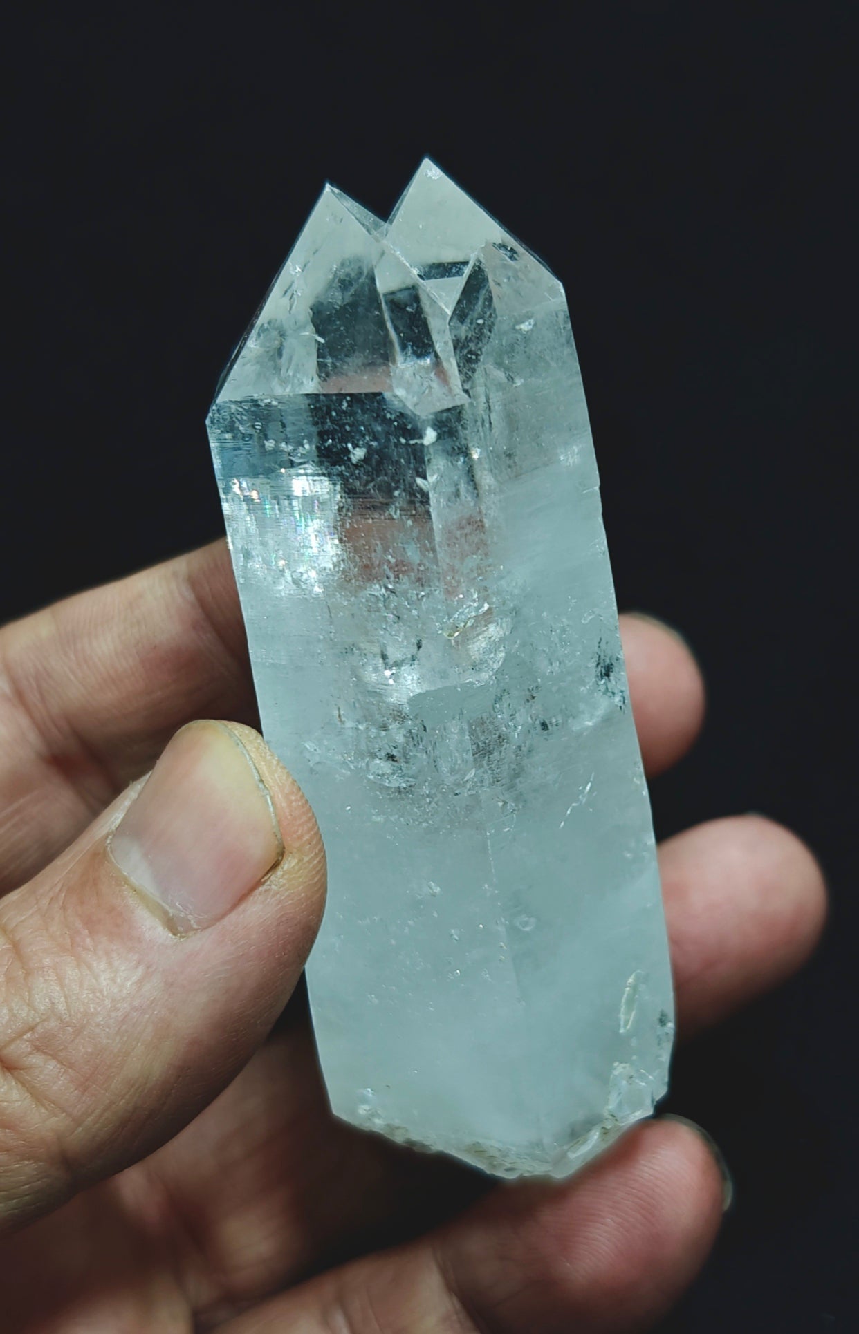 Natural quartz Crystals with twin crystals head and double terminated 133 grams