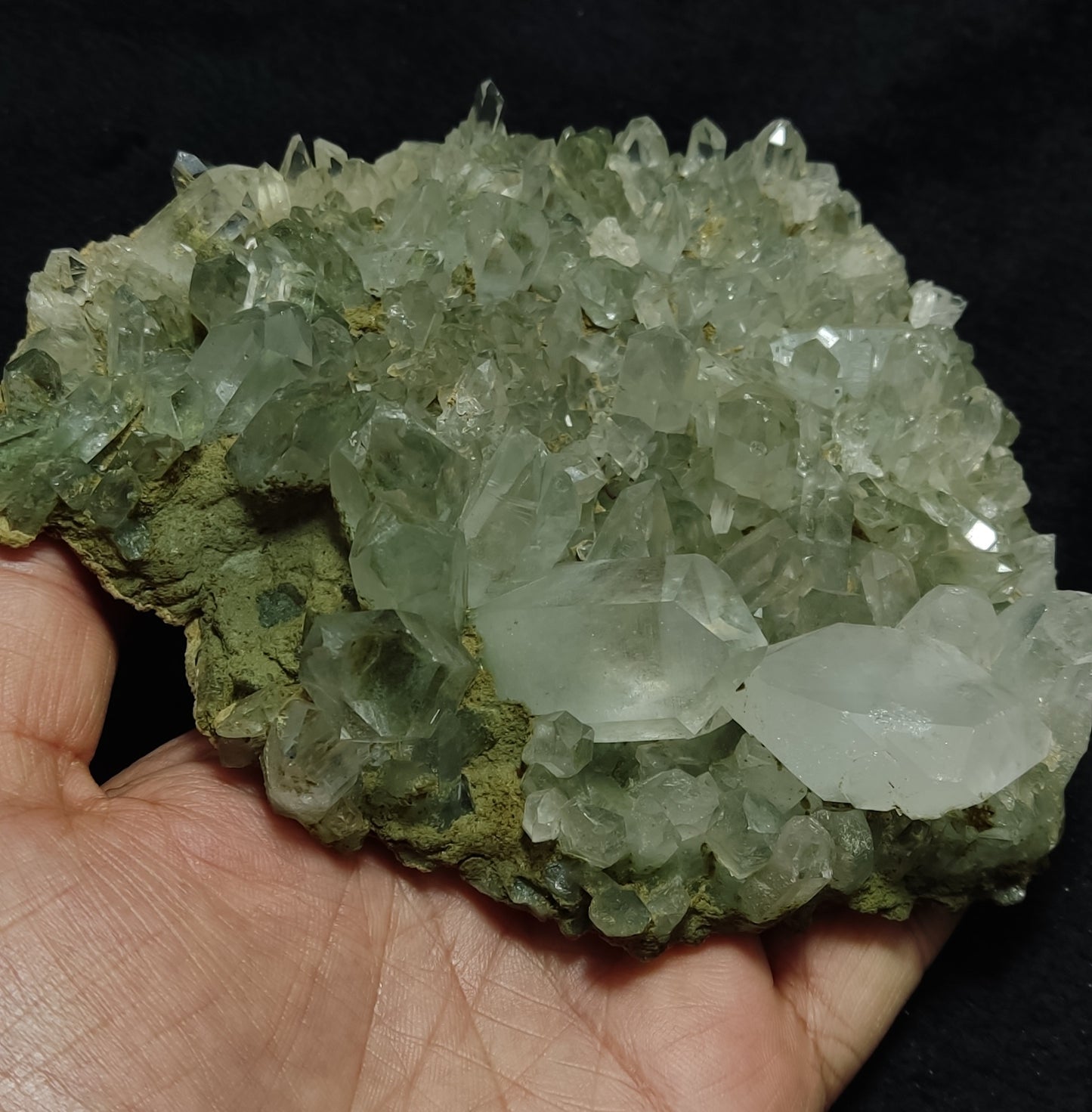 Chlorite Quartz cluster 512 grams