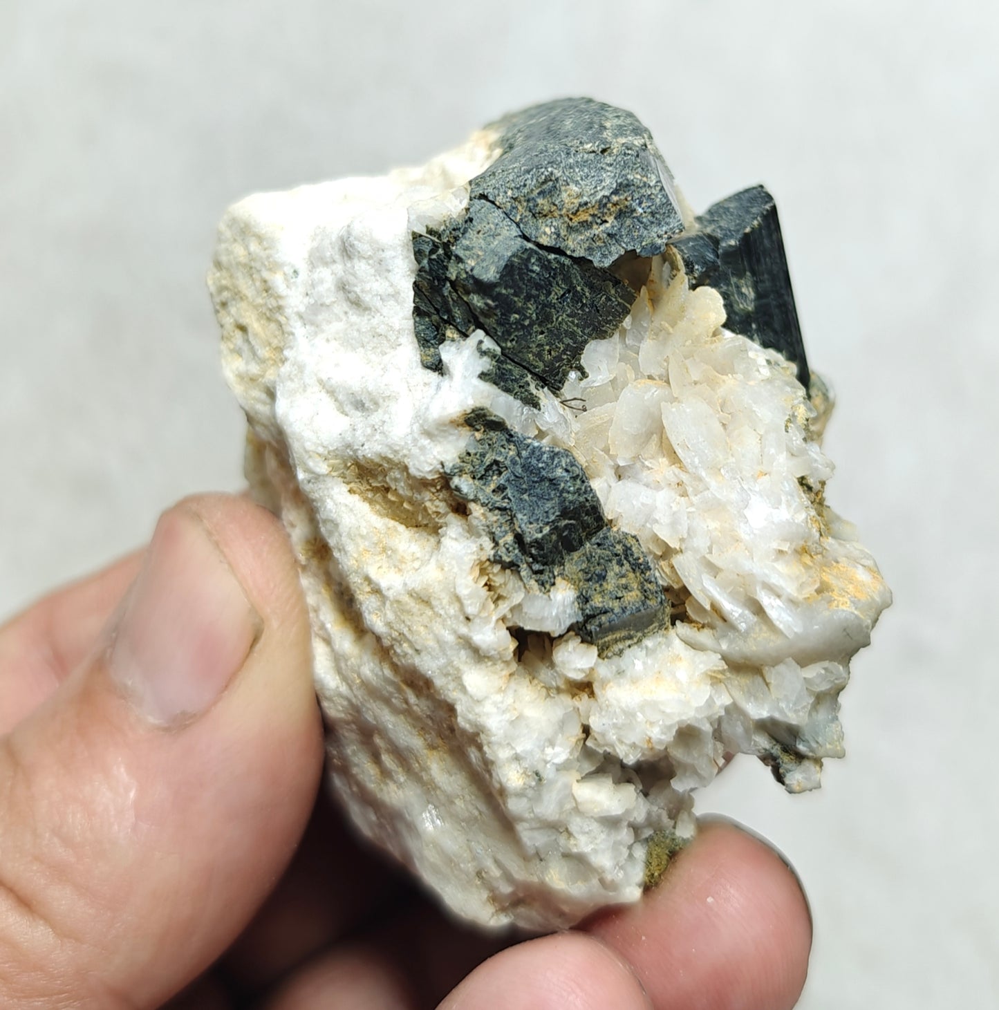 Single beautiful aesthetic aegirine crystals specimen with some calcite 94 grams