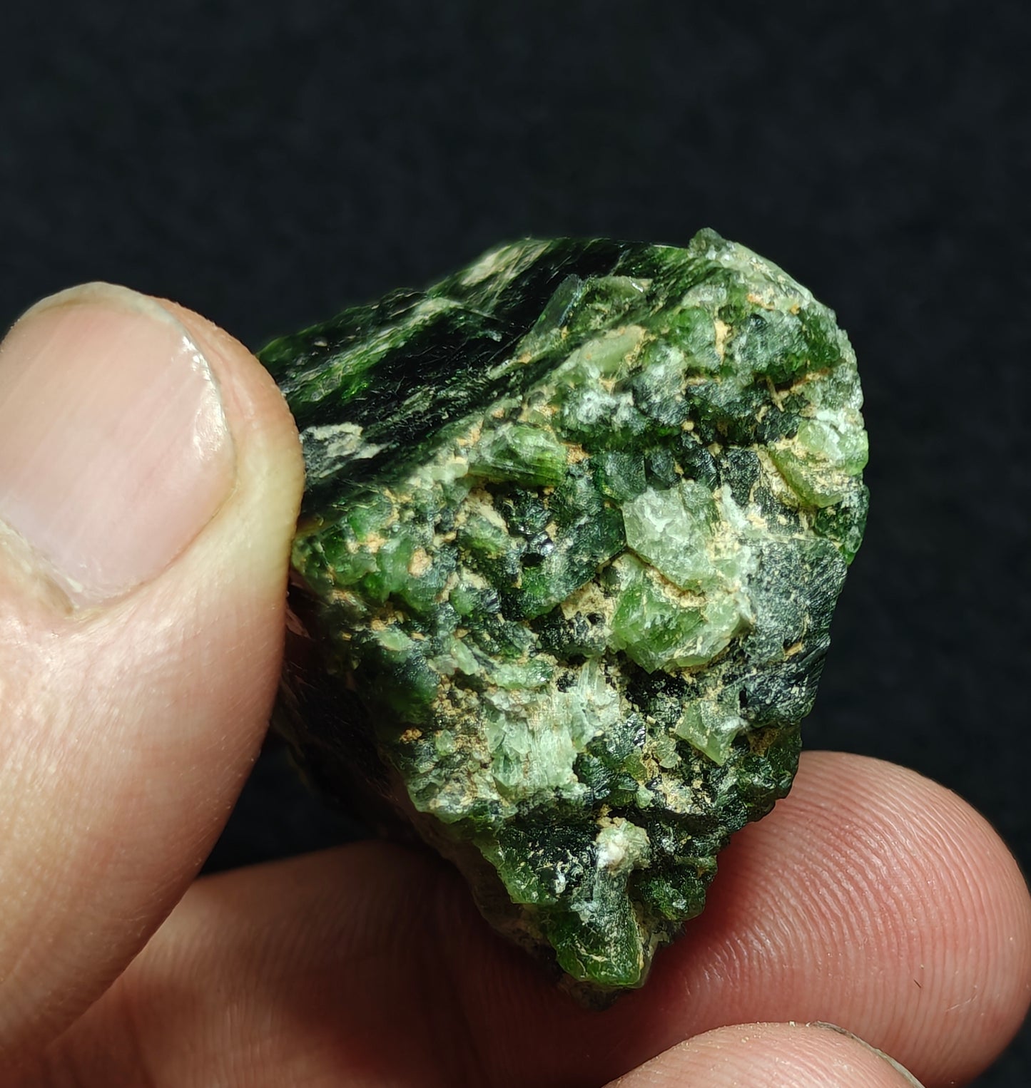 An amazing specimen of diopside crystal 62 grams